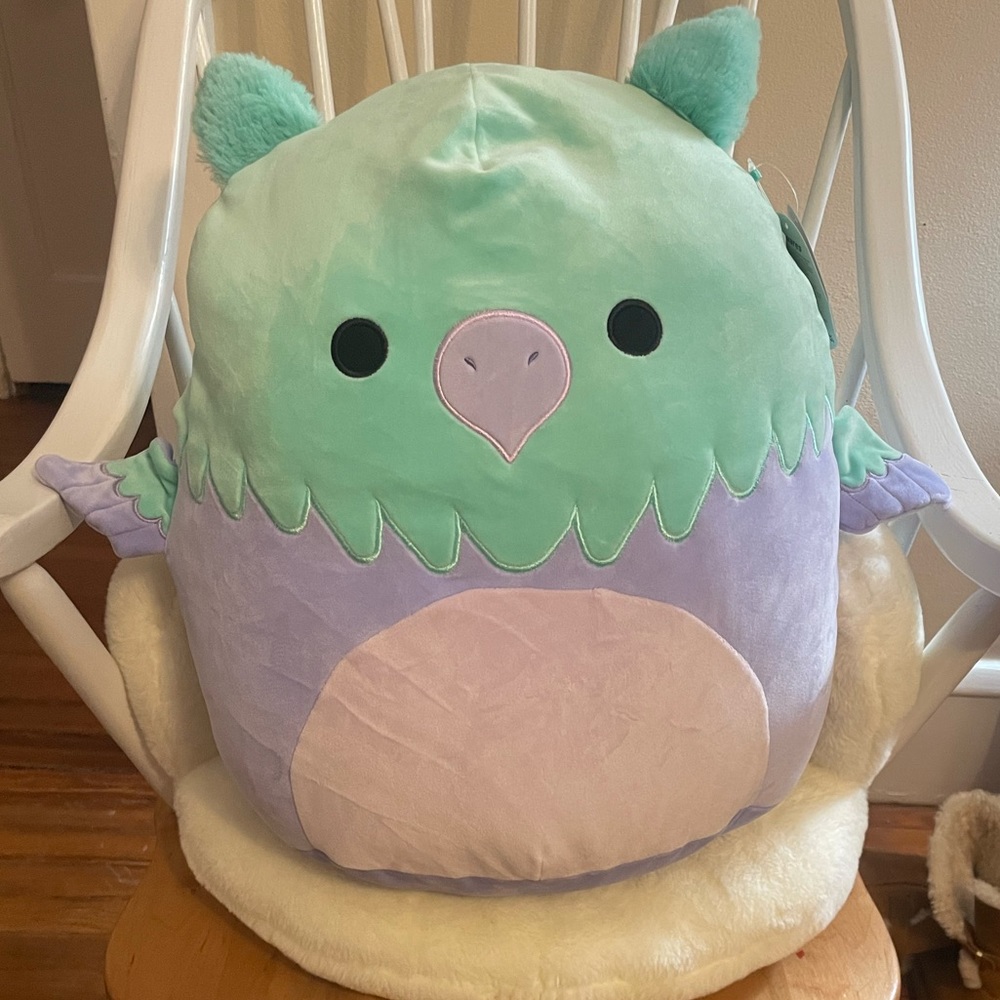 NEW MINERVA blue pastel griffin squishmallow